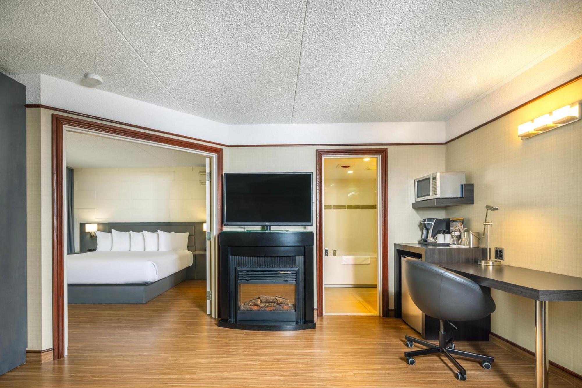 Les Suites De Laviolette Ascend Hotel Collection Труа-Ривьер Экстерьер фото