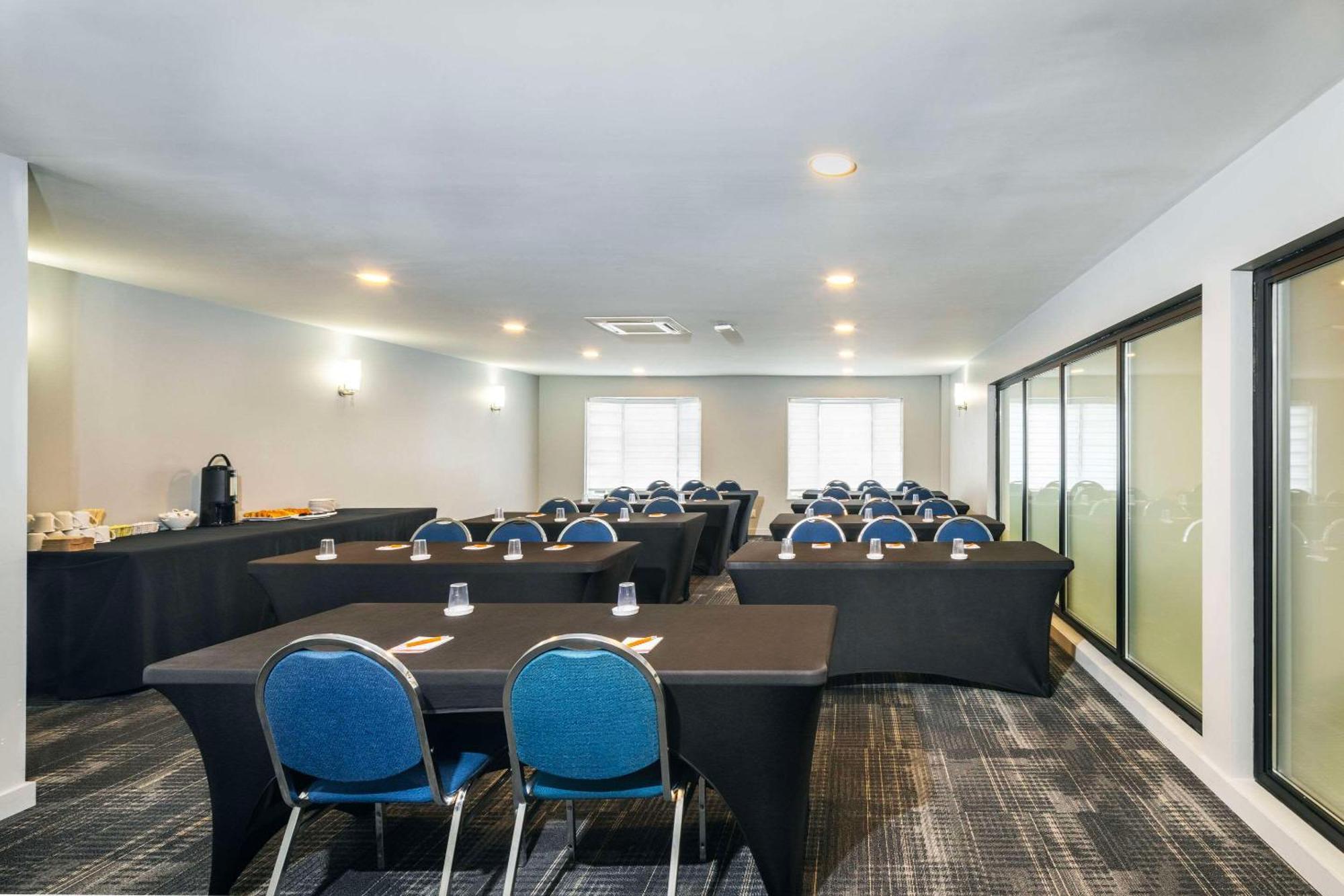 Les Suites De Laviolette Ascend Hotel Collection Труа-Ривьер Экстерьер фото