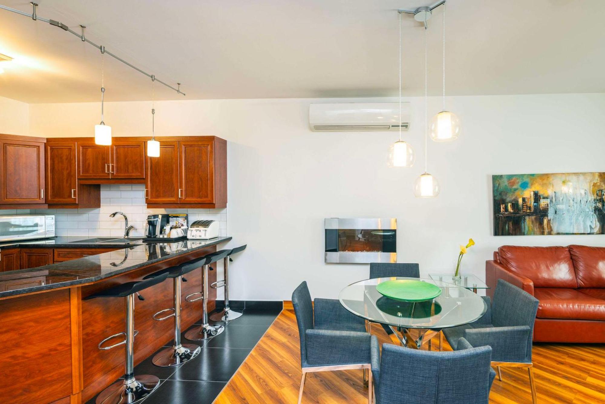 Les Suites De Laviolette Ascend Hotel Collection Труа-Ривьер Экстерьер фото
