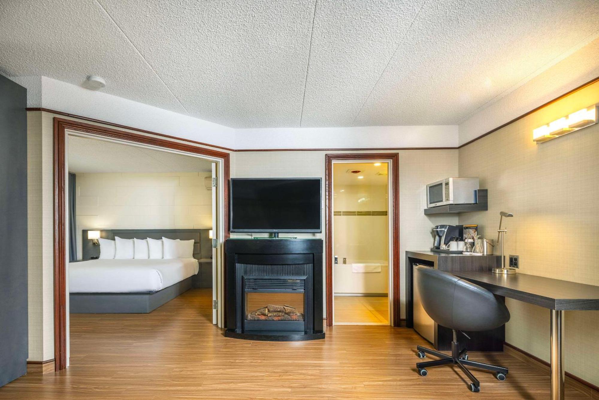 Les Suites De Laviolette Ascend Hotel Collection Труа-Ривьер Экстерьер фото