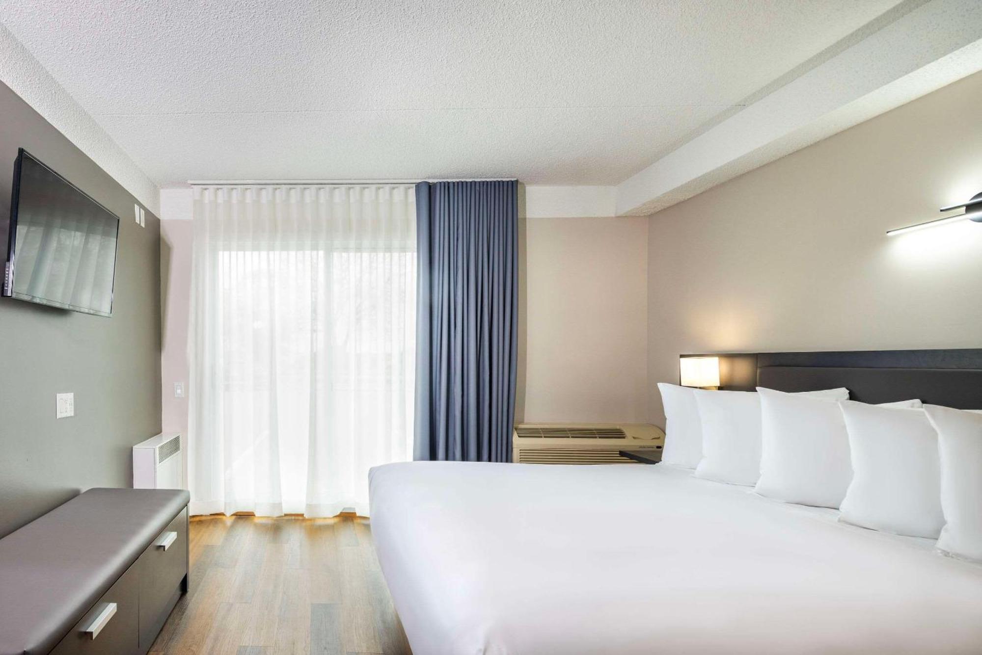 Les Suites De Laviolette Ascend Hotel Collection Труа-Ривьер Экстерьер фото