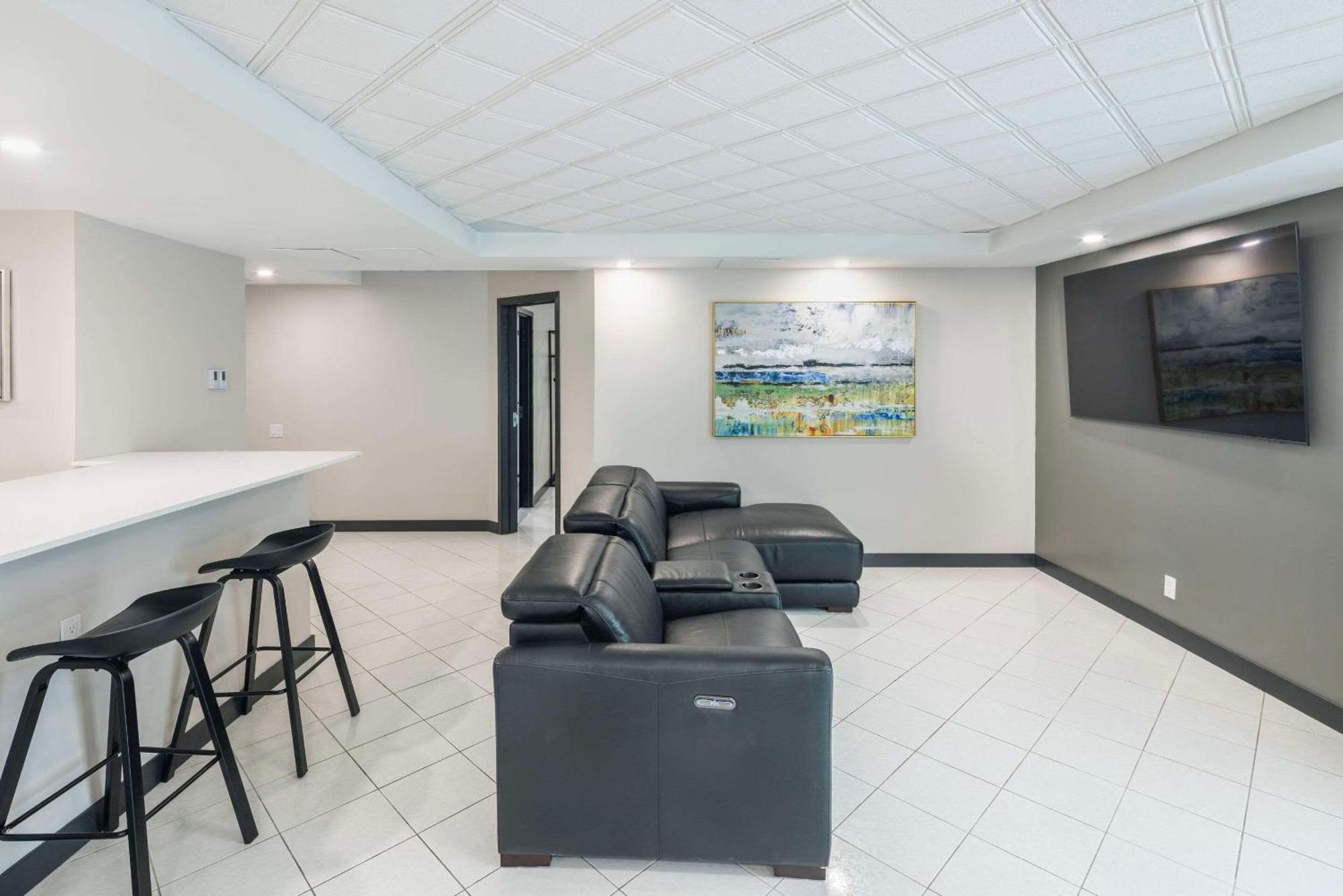 Les Suites De Laviolette Ascend Hotel Collection Труа-Ривьер Экстерьер фото