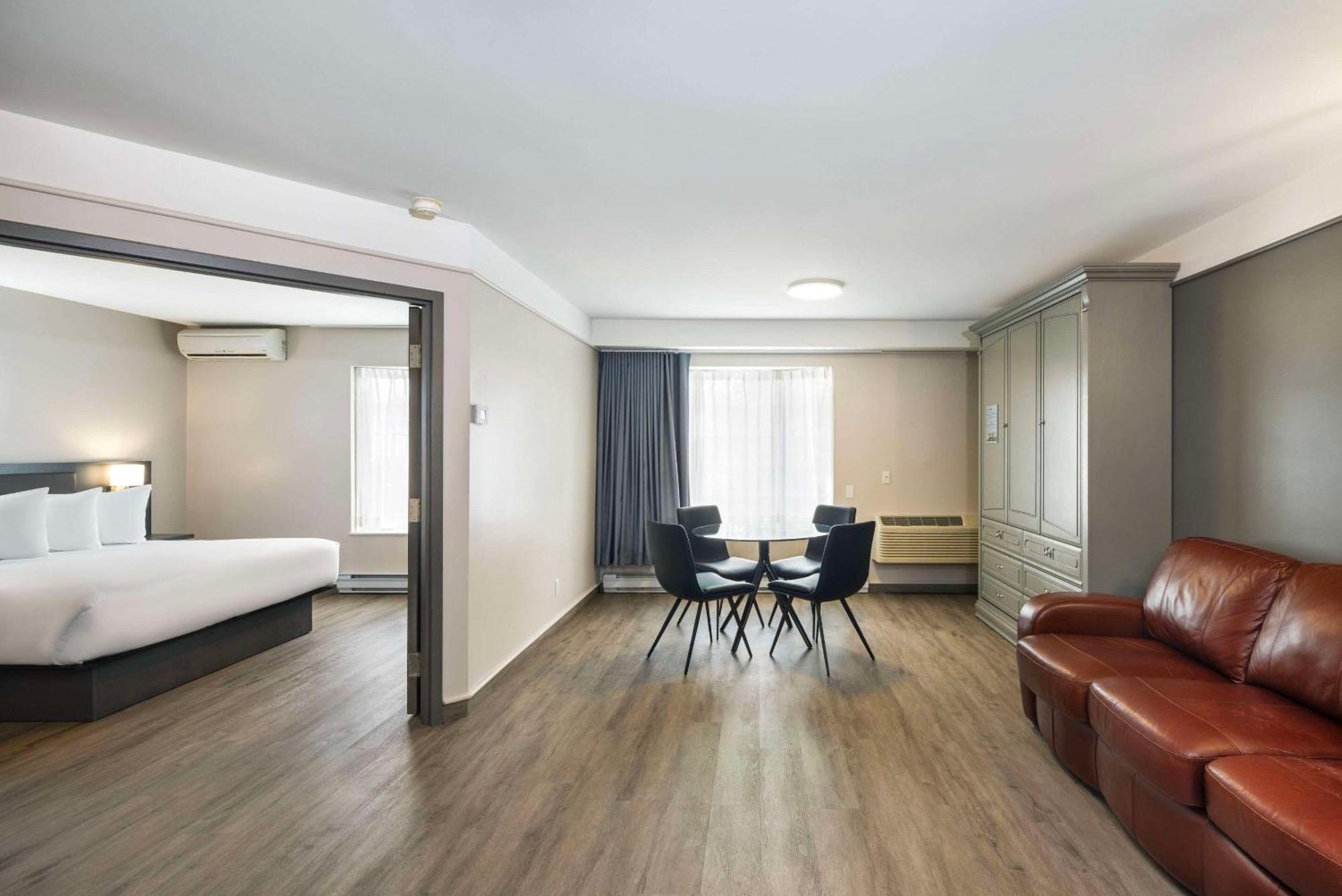 Les Suites De Laviolette Ascend Hotel Collection Труа-Ривьер Экстерьер фото