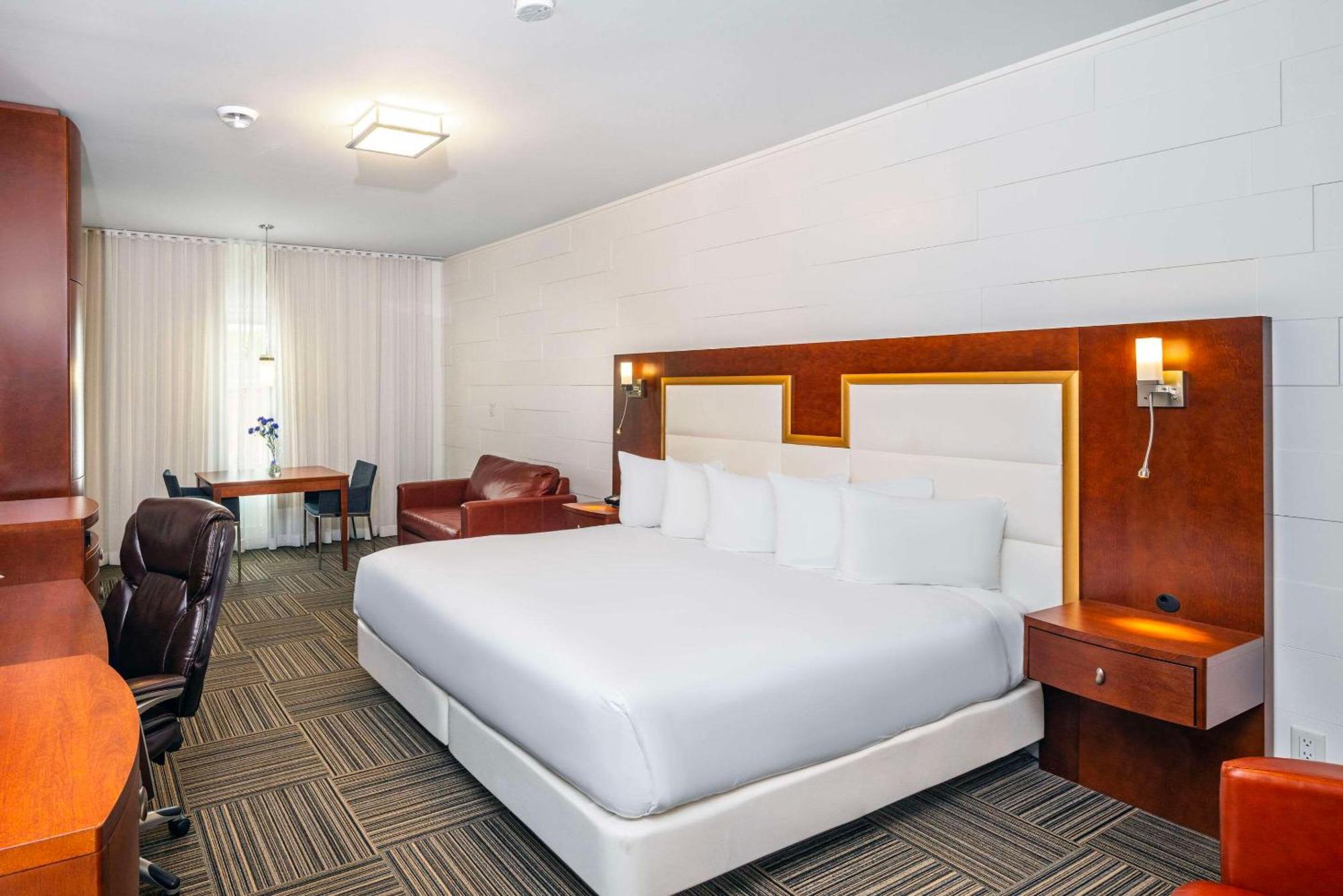 Les Suites De Laviolette Ascend Hotel Collection Труа-Ривьер Экстерьер фото