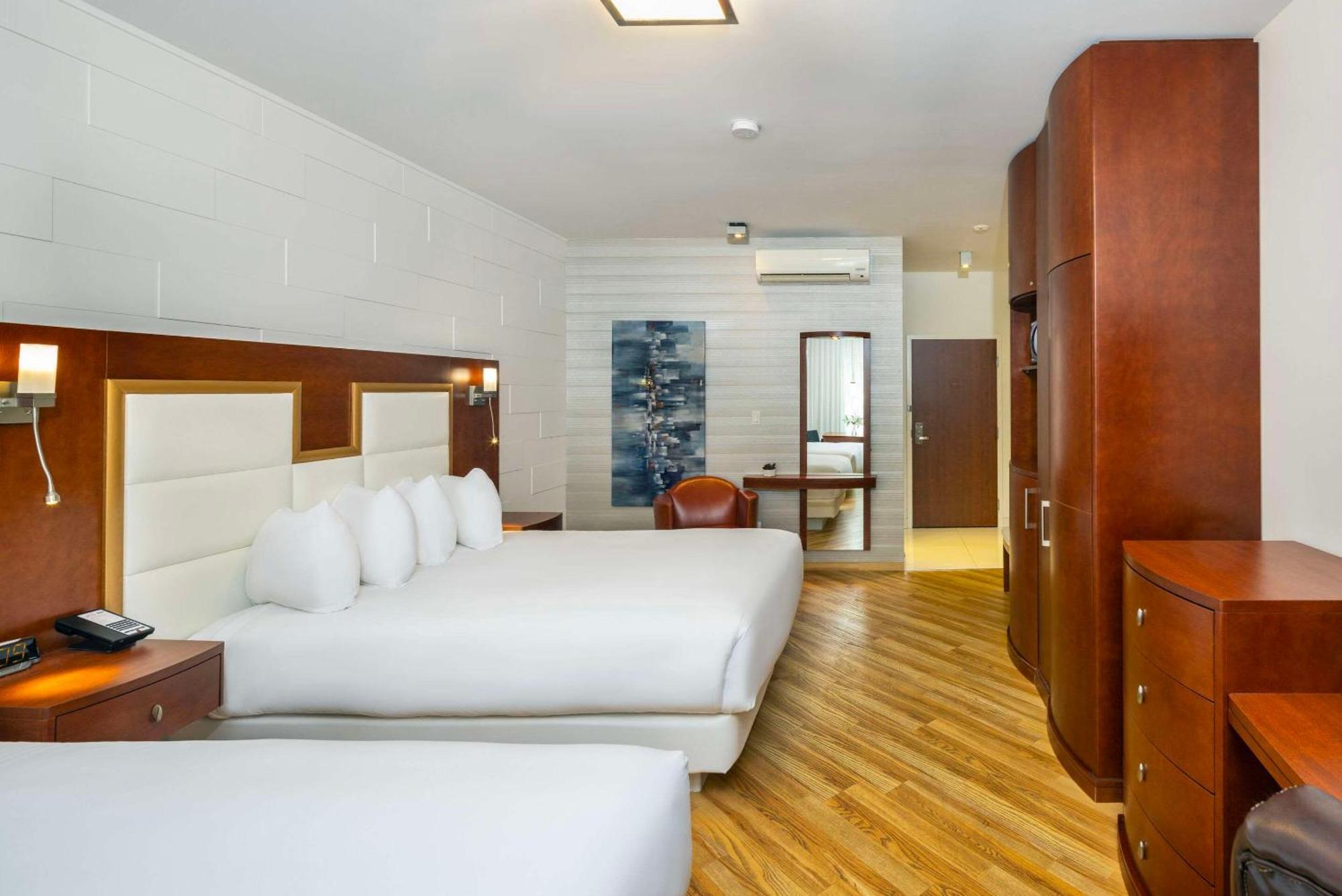 Les Suites De Laviolette Ascend Hotel Collection Труа-Ривьер Экстерьер фото