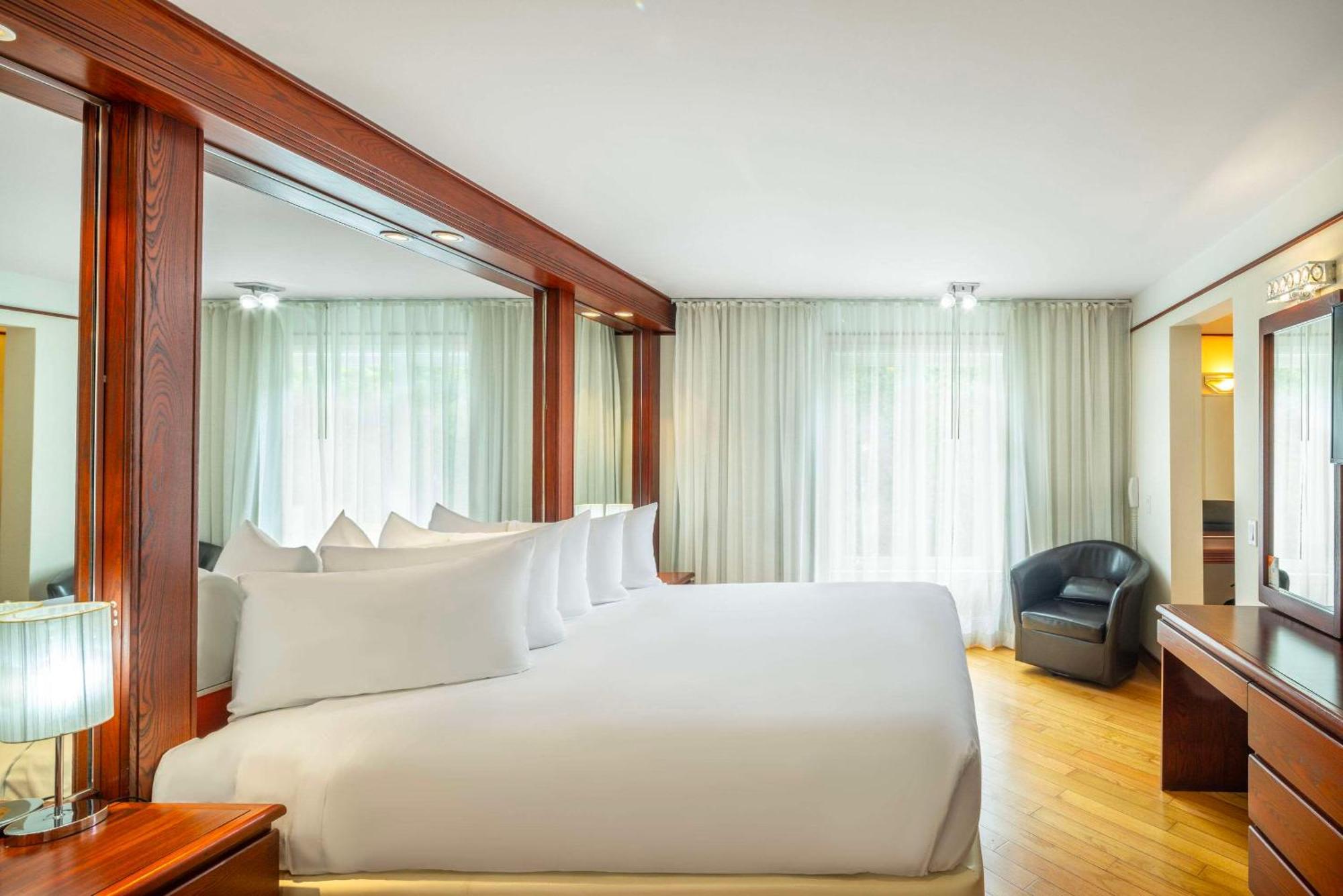 Les Suites De Laviolette Ascend Hotel Collection Труа-Ривьер Экстерьер фото