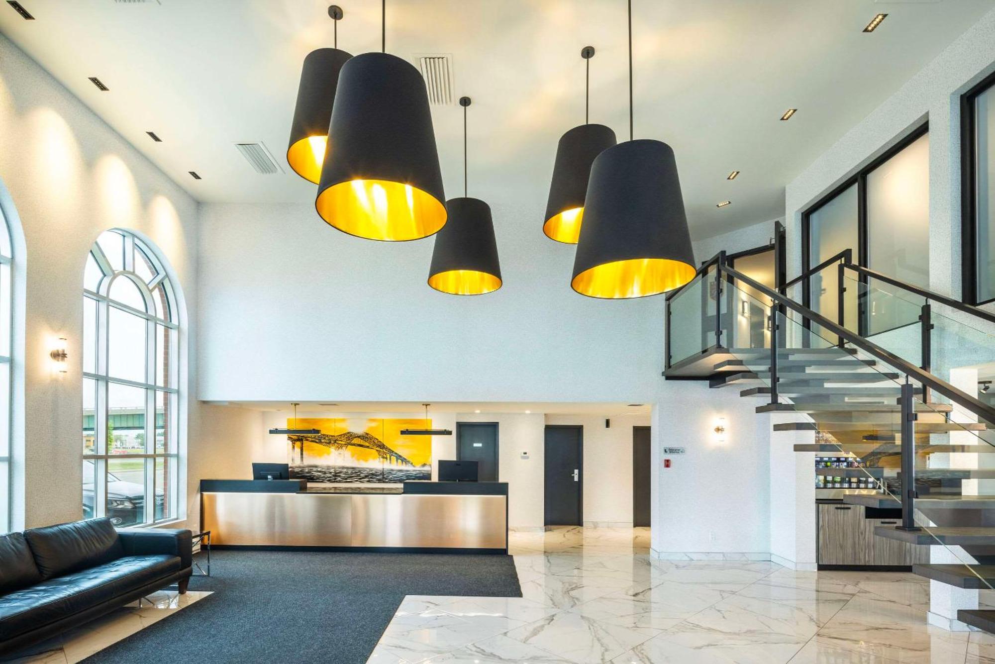 Les Suites De Laviolette Ascend Hotel Collection Труа-Ривьер Экстерьер фото