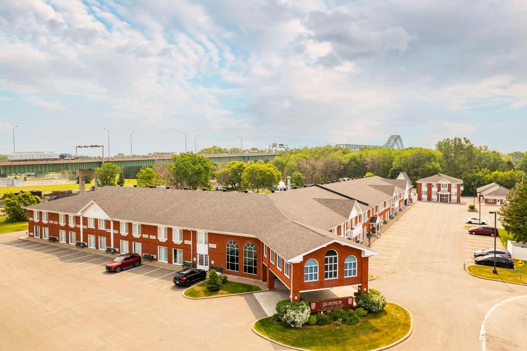 Les Suites De Laviolette Ascend Hotel Collection Труа-Ривьер Экстерьер фото